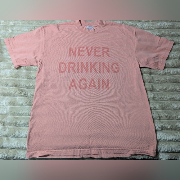 Men's Salmon Colored Graphic T-Shirt Size M - Picture 1 of 3